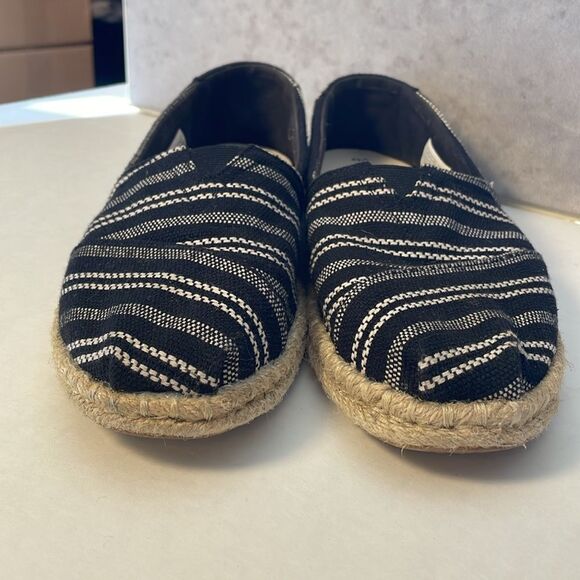 TOMS Alpargata Rope Flats Slip On Black Global Stripe Espadrille Women's 9.5 - Picture 8 of 12